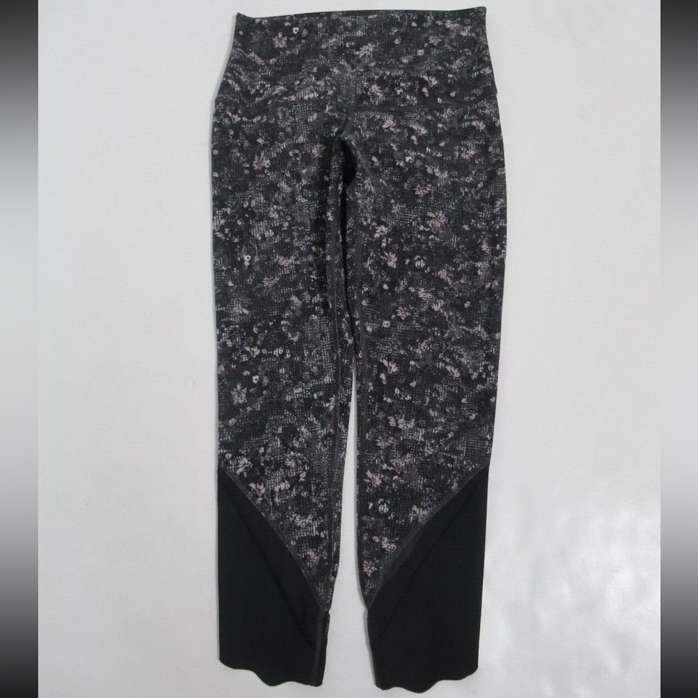 NWOT Women's Lululemon black/white/gray bottom sheer ankle leggings size 6‎